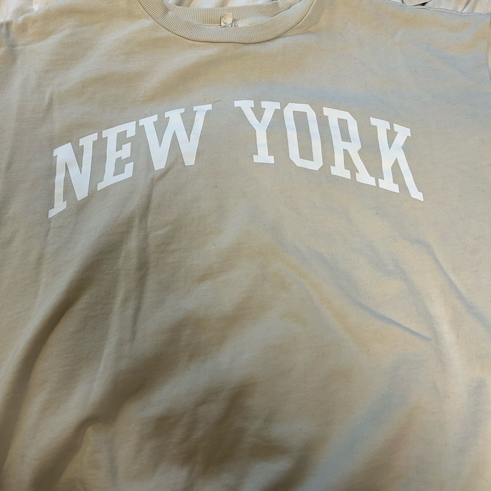 Beige 'New York' Graphic sweatshirt